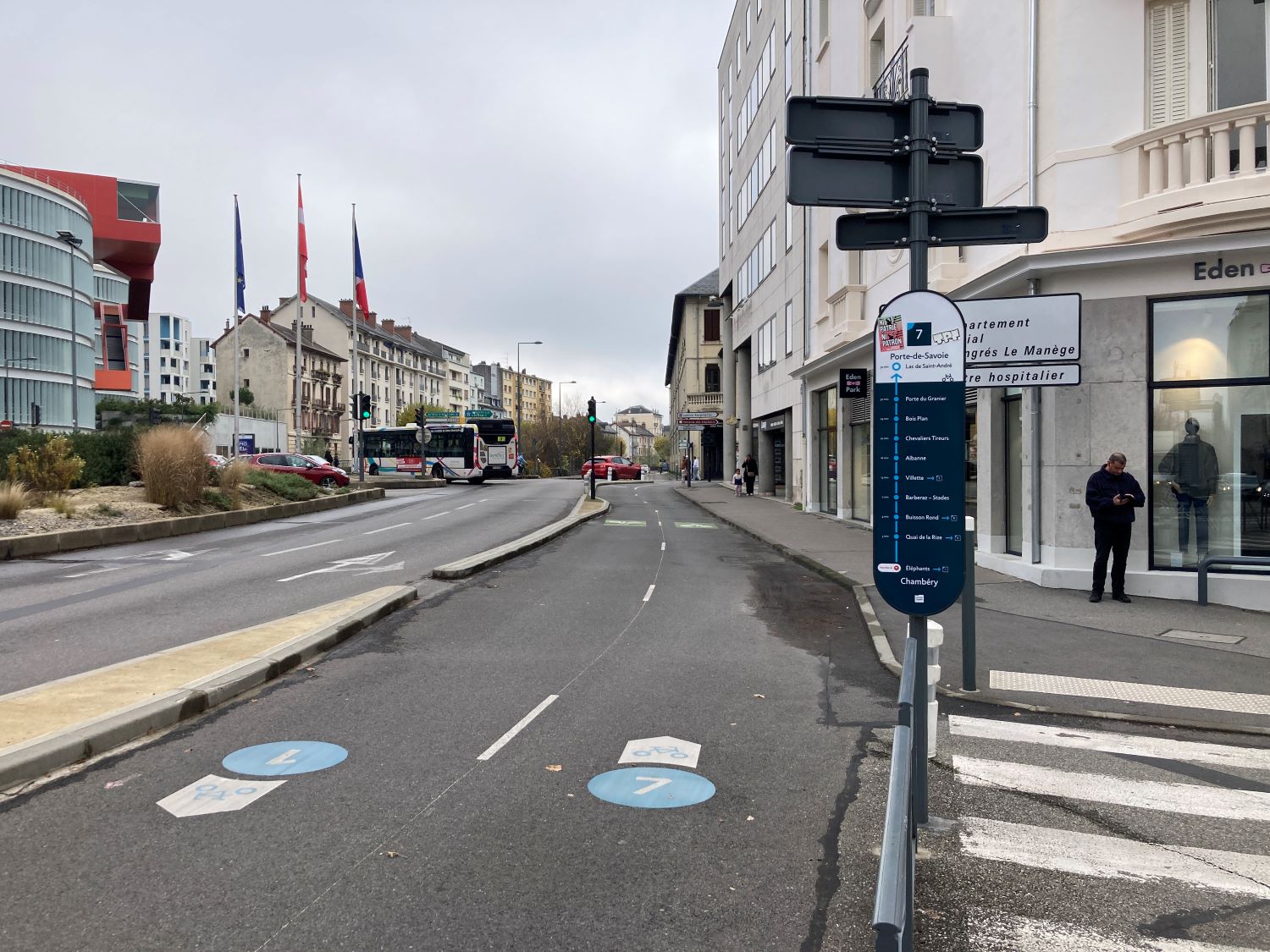 Avenue des Ducs. Connexion entre la Piste Bleue 7 et la Piste Bleue 1