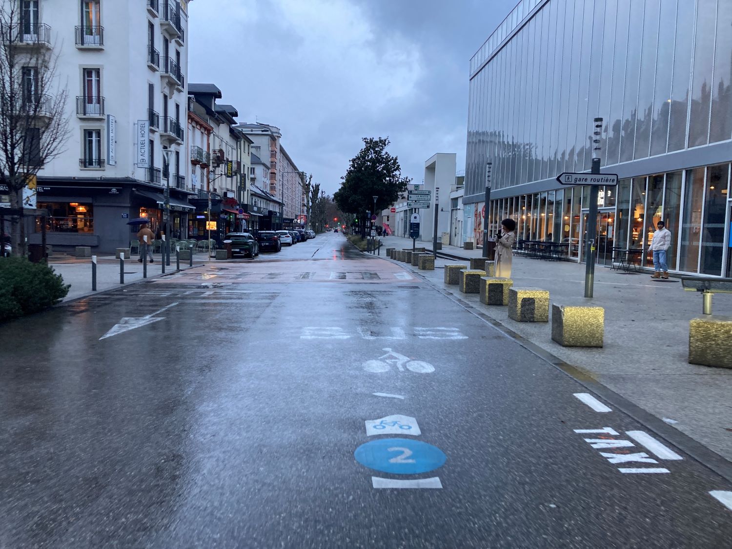 Place de la gare (Chambéry)