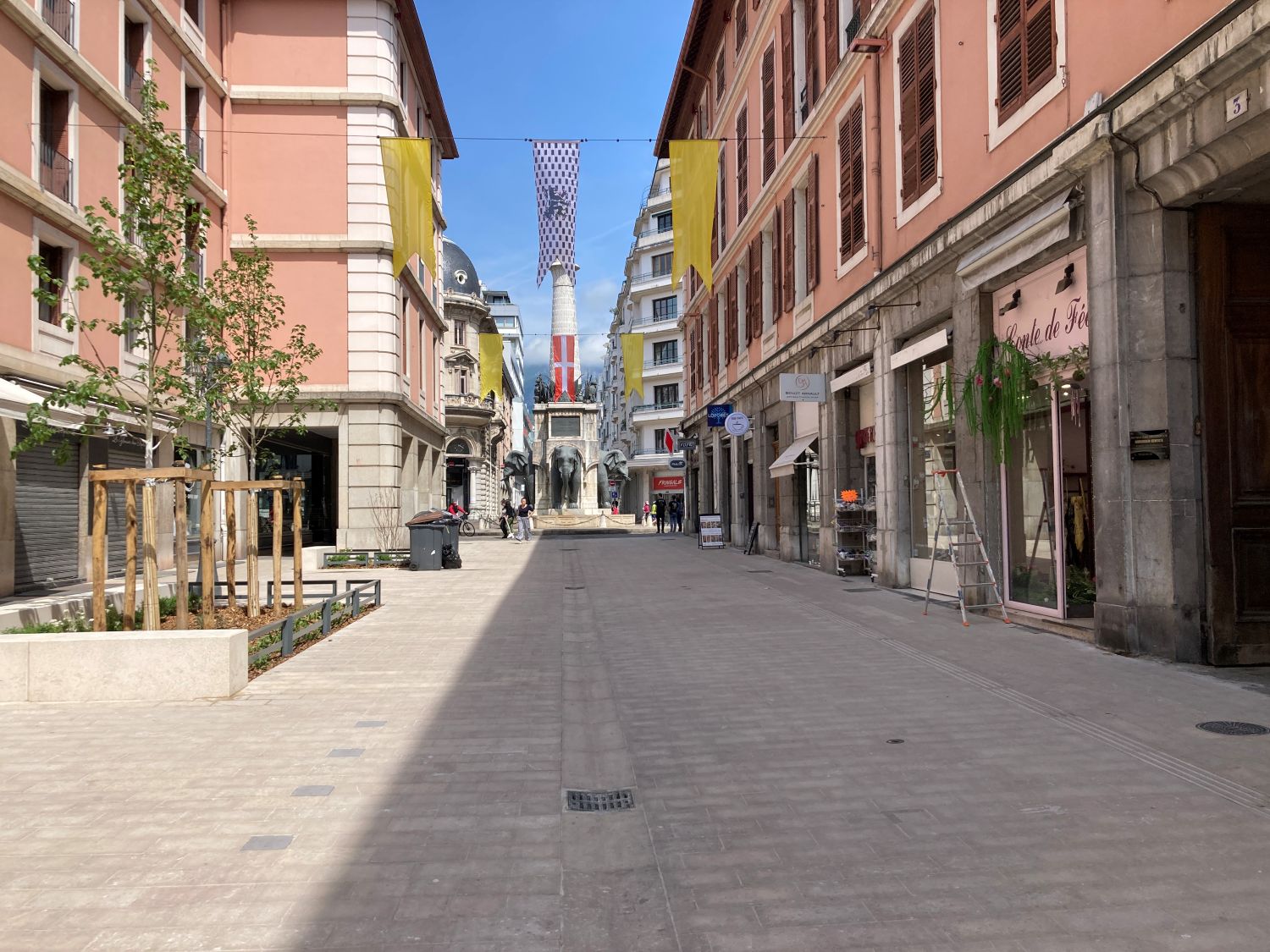 Haut de la rue de Boigne - Chambery