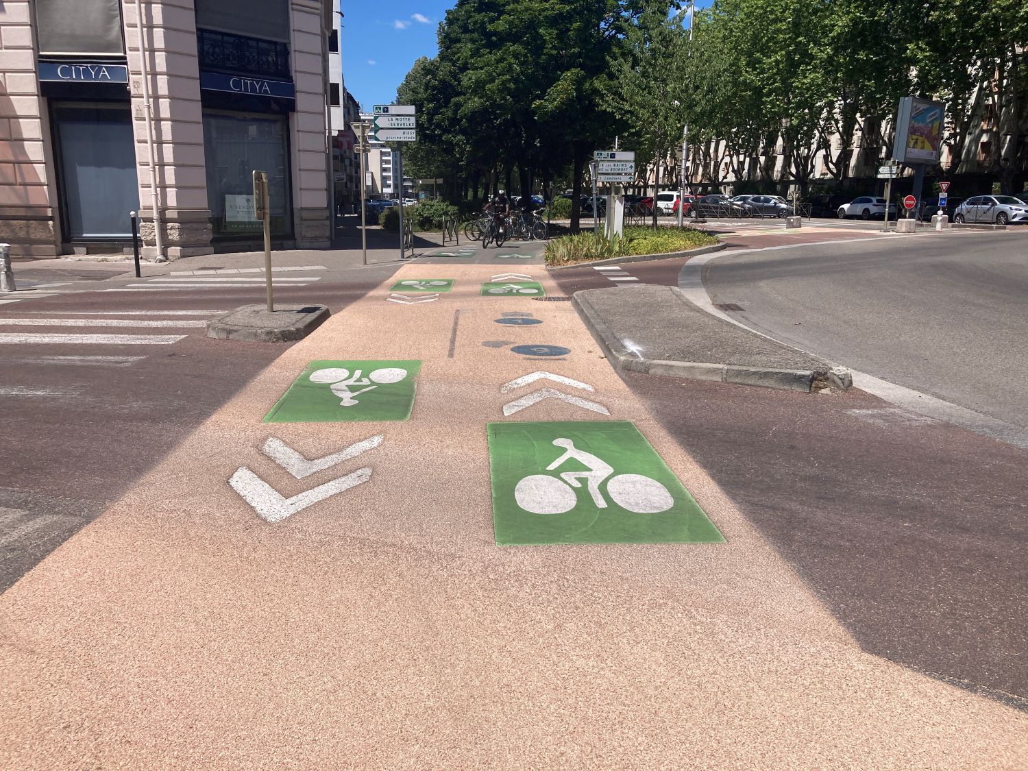 Traversée du giratoire de La Poste rendue prioritaire pour les cycles en 2026